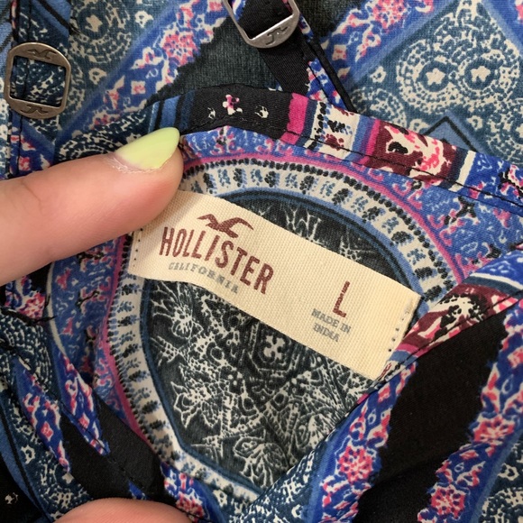 Patterned Flowy Tank Top - Picture 3 of 3